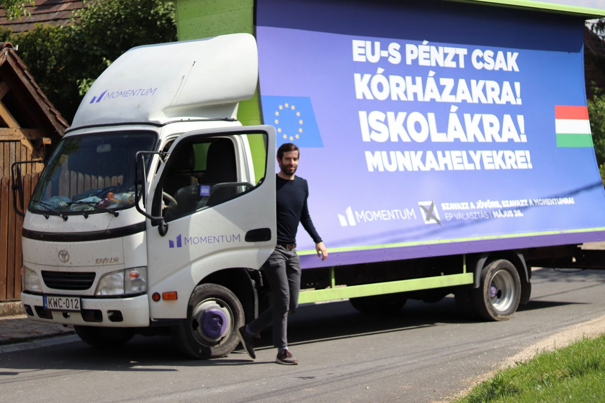 A Momentum kitáblázta a Mészáros villájához vezető utat