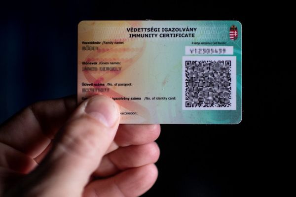 Gulyás: augusztusig biztosan kell a védettségi igazolvány, jövő héttől megint lesz Pfizer-vakcina