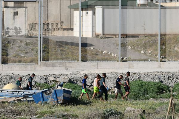 Rekordszámú migráns érkezett egy nap alatt Spanyolországba