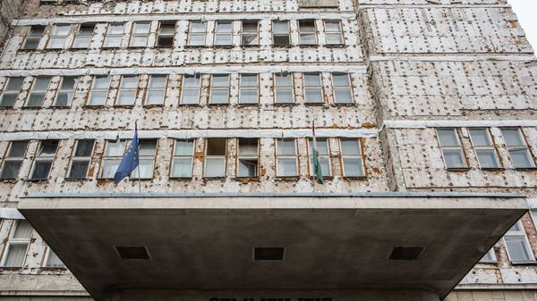 Fürjes: elkezdődött az Új Szent János Kórház és Szakrendelő Kútvölgyi Tömb homlokzatának felújítása